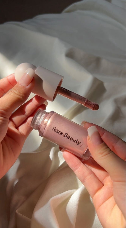 Rare Beauty Positive Light Liquid Luminizer – Mesmerize