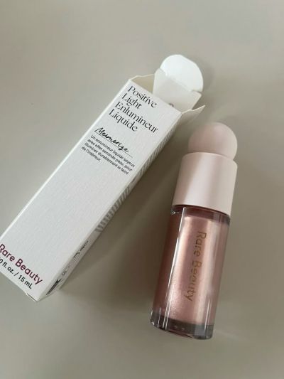 Rare Beauty Positive Light Liquid Luminizer – Mesmerize