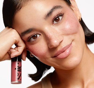 Saie Dew Blush – Poppy