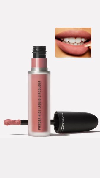 Името е MAC Powder Kiss Liquid Lipcolour – 996 Date‑Maker