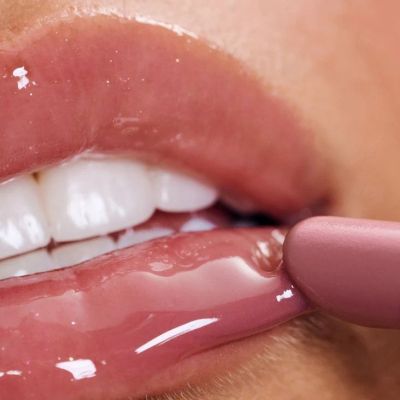 Rhode Пептиден Лип Тинт – нюанс Salty Tan Gold