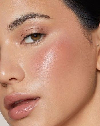 Charlotte Tilbury Multi Glow – Dream Light