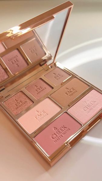 Charlotte Tilbury Hollywood Instant Look In A Palette – Pretty, Glowing Beauty